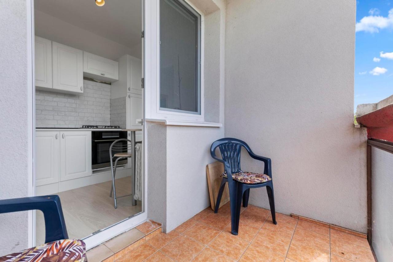 Apartment 20 Minutes From City Center W Netflix, Coffee Or Tea & Parking 布拉迪斯拉发 外观 照片